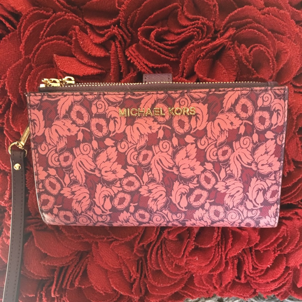 Michael Kors  double zip wristlet